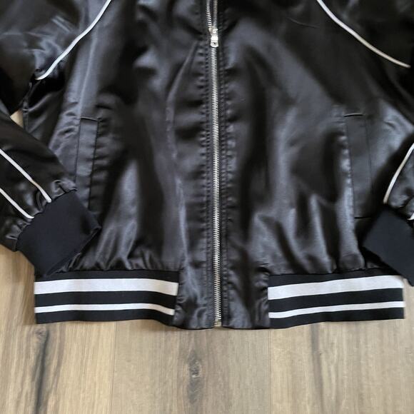 WD NY Satin Bomber Style Jacket Size Large Black White Trim Y2K - Picture 4 of 8